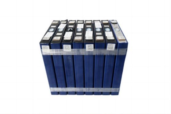 Batería de fosfato de hierro y litio de alta potencia 3,2 V 202AH resistente al agua sin efecto memoria BMS integrada para equipos de medición