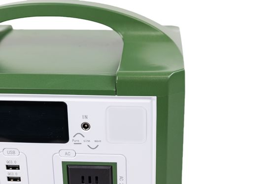 Carga inalámbrica sin interrupción portátil de energía solar con caja de plástico verde para el sistema de respaldo UPS